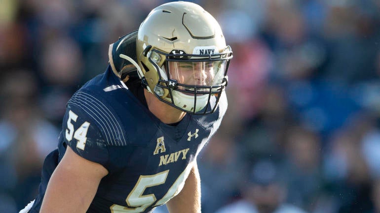 Ravens menandatangani mantan bintang Angkatan Laut Diego Fagot: Linebacker mendapat izin dari Departemen Pertahanan Ravens menandatangani mantan bintang Angkatan Laut Diego Fagot: Linebacker mendapat izin dari Departemen Pertahanan