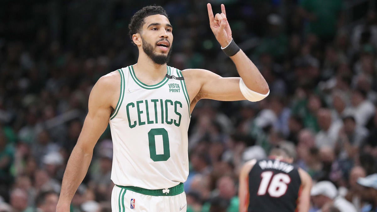 Celtics vs. Heat score takeaways: Boston bounces back blows out Miami in Game 4 to even up Eastern finals – CBS Sports