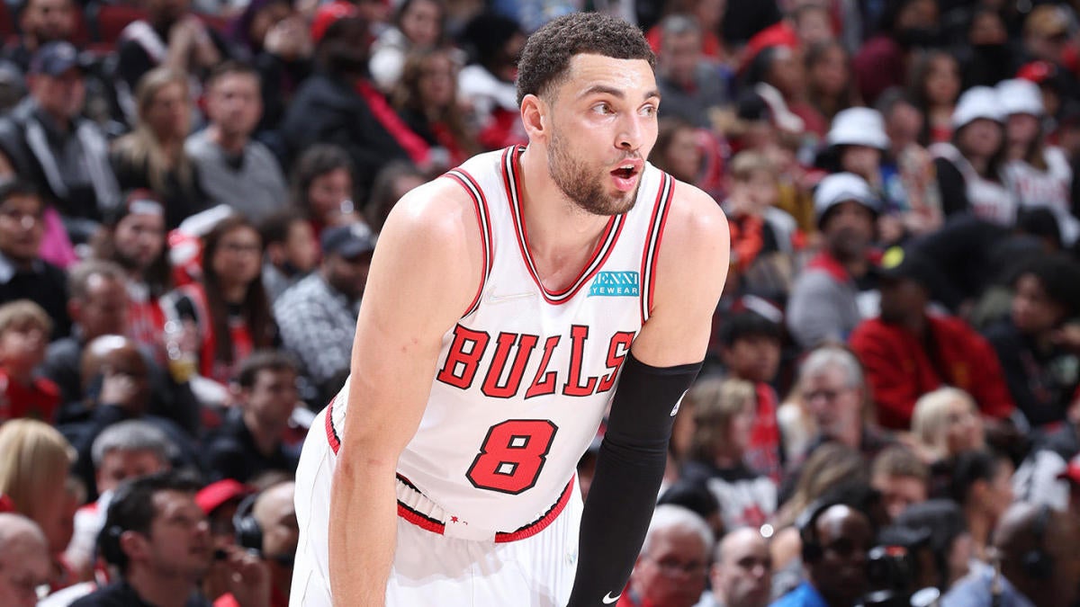 Zach LaVine: Chicago Bulls start to have knee surgery