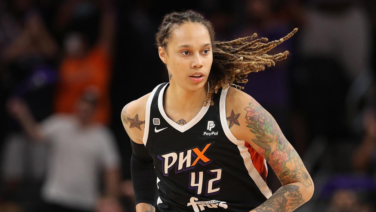 Brittney Griner situation explained: WNBA star's wife breaks silence, requests to speak with President Biden - CBSSports.com