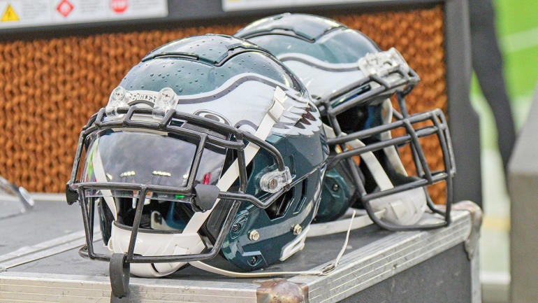 eagles-helmet-getty.jpg