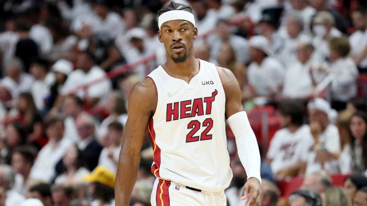 Miami Heat caught between two eras, and remaining in title hunt might rely on picking a path