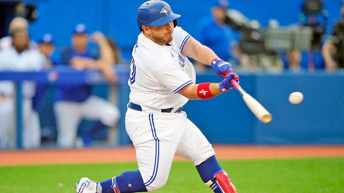 Kirk returns to Blue Jays lineup against Phillies as designated hitter