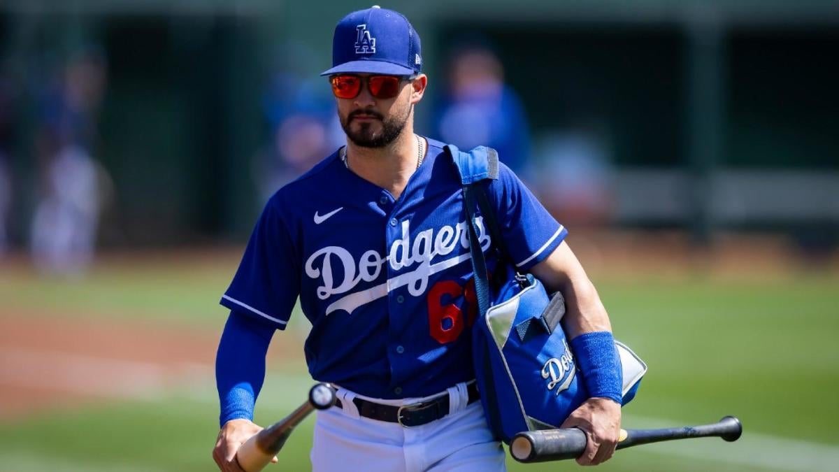 Dodgers promote Eddy Alvarez, multi-sport Olympic medalist, to replace injured Edwin Rios