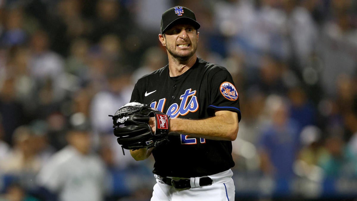 Mets’ Max Scherzer gets bitten by one of his dogs on non-pitching hand, per report