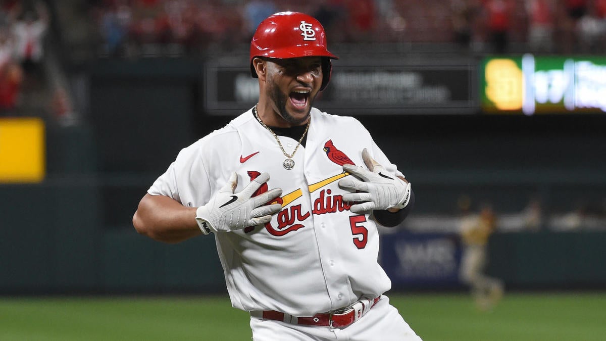 Cardinals' Albert Pujols becomes 10th player in MLB history to