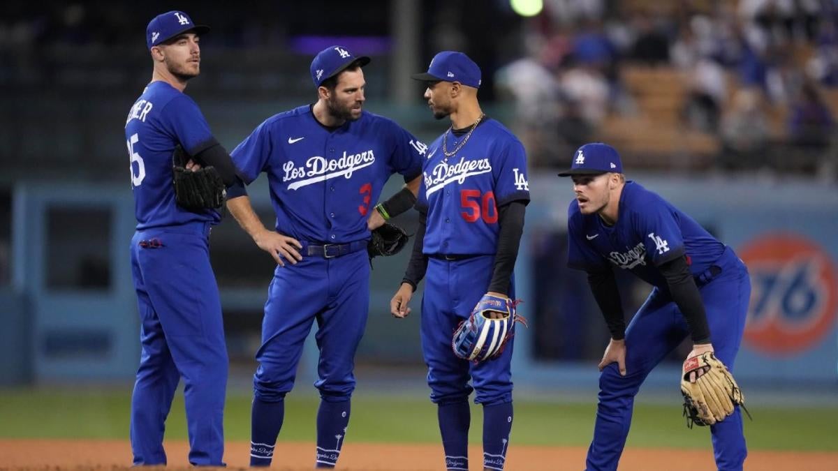 Dodgers rout Padres in opener of NL West battle