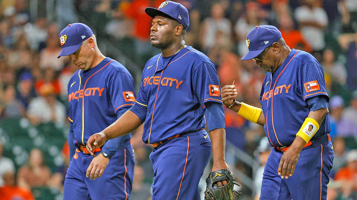 Astros' Neris shouts at Mariners' Rodríguez after strikeout, causing  benches to empty