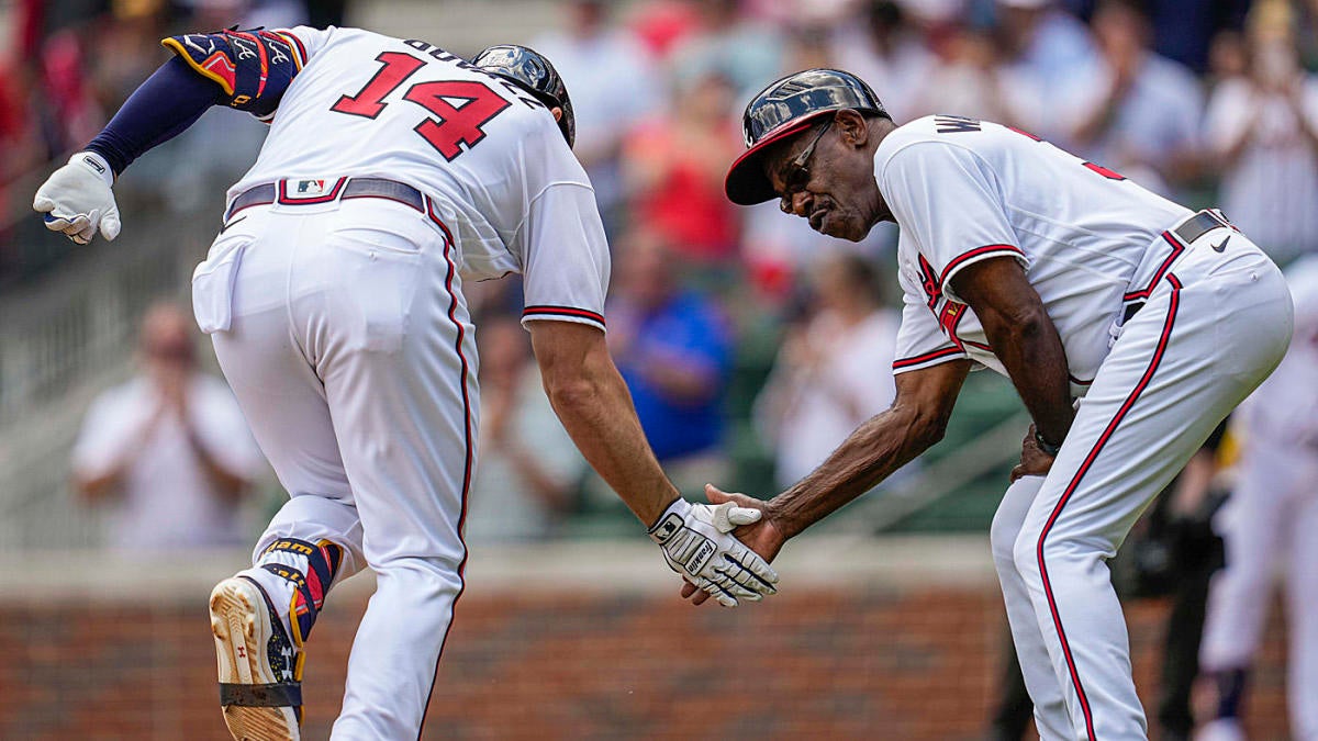 Braves score 5 runs in 10th to extend win streak