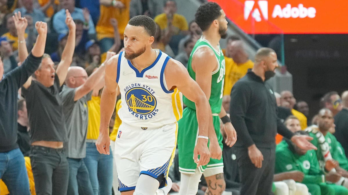 Warriors look for their fifth straight win as they visit Celtics