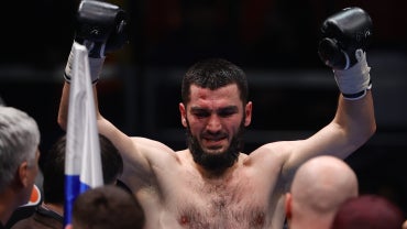 artur-beterbiev-celebrate.png