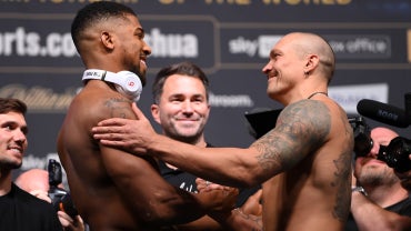 joshua-usyk-1-weighin.png