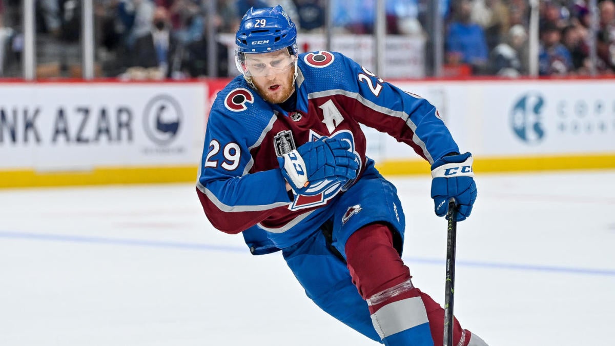 Nathan MacKinnon signs eight-year contract extension with Avalanche –  Boulder Daily Camera