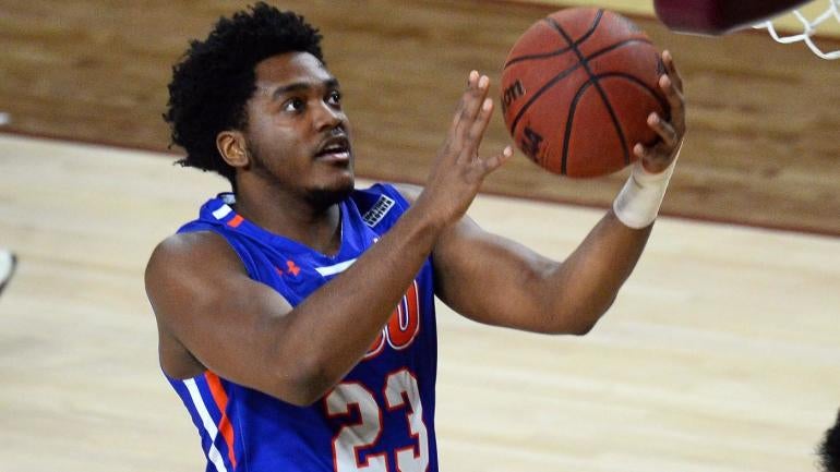 Bintang Houston Baptist Darius Lee, 21, meninggal karena luka tembak dalam penembakan yang melukai delapan lainnya
