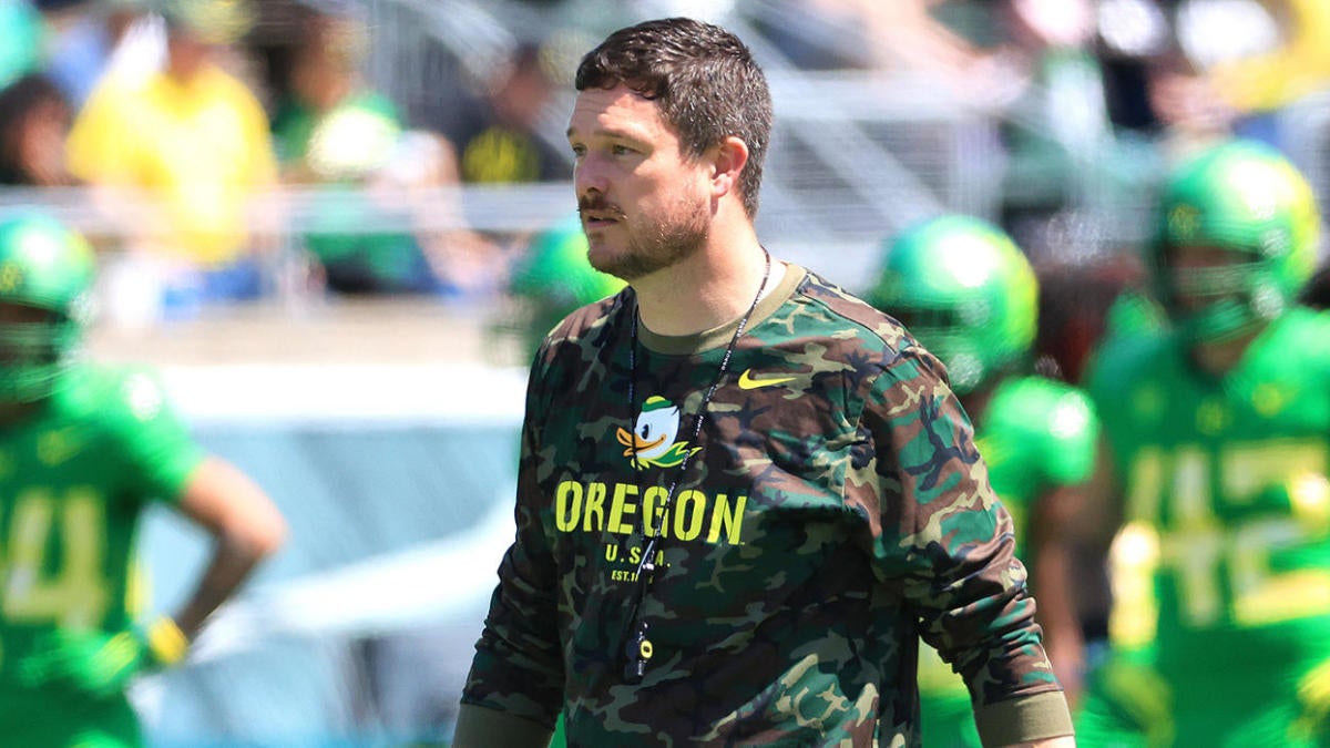 Las Vegas opens Oregon, Dan Lanning win total odds at 8.5 for 2022 season -  On3