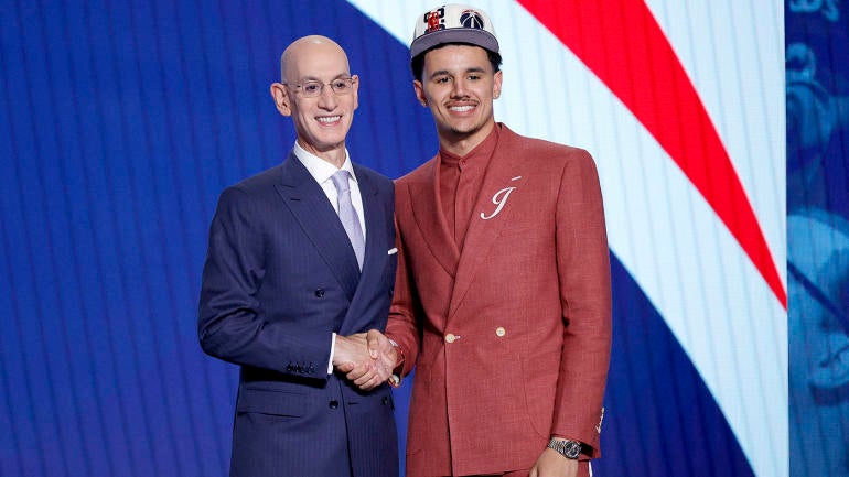 johnny-davis-getty.png