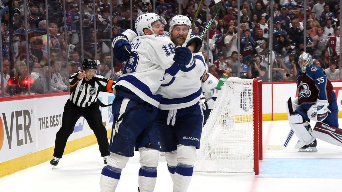 Avalanche vs. Lightning score Stanley Cup Final Game 5: Tampa wins 3-2 stays alive after Palat game-winner – CBS Sports