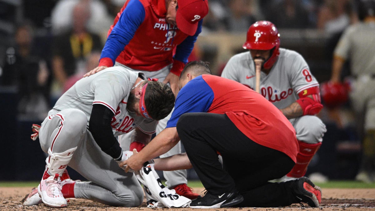 Bryce Harper injury: Reigning NL MVP suffers fractured left thumb on hit by pitch vs. Padres – CBS Sports