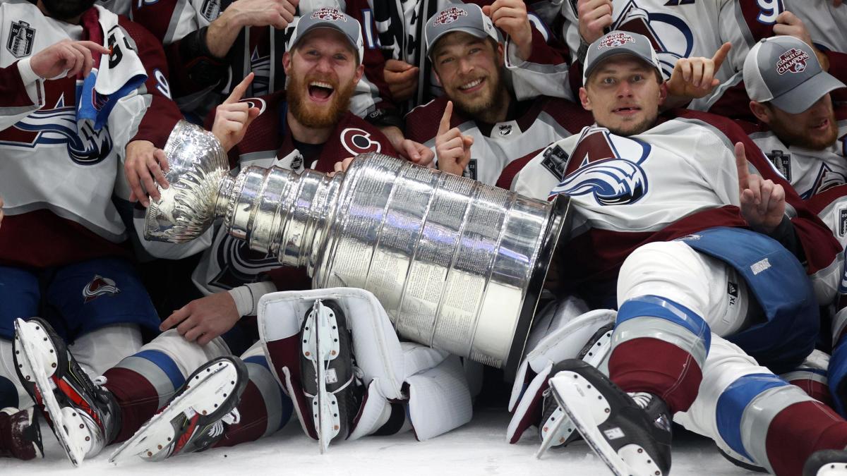 Colorado Avalanche Stanley Cup Champions gear, buy it now