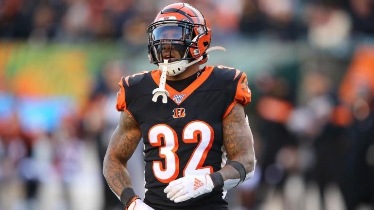 Bengals RB Trayveon Williams takes uncommon side job for NFL player: He ...