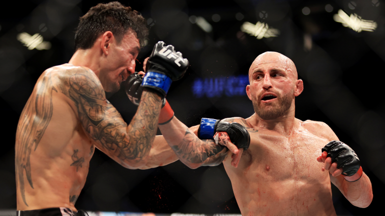 alex-volkanovski-holloway-punch-getty.png