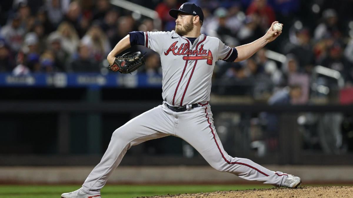 Braves closer Kenley Jansen placed on injured list due to irregular  heartbeat 