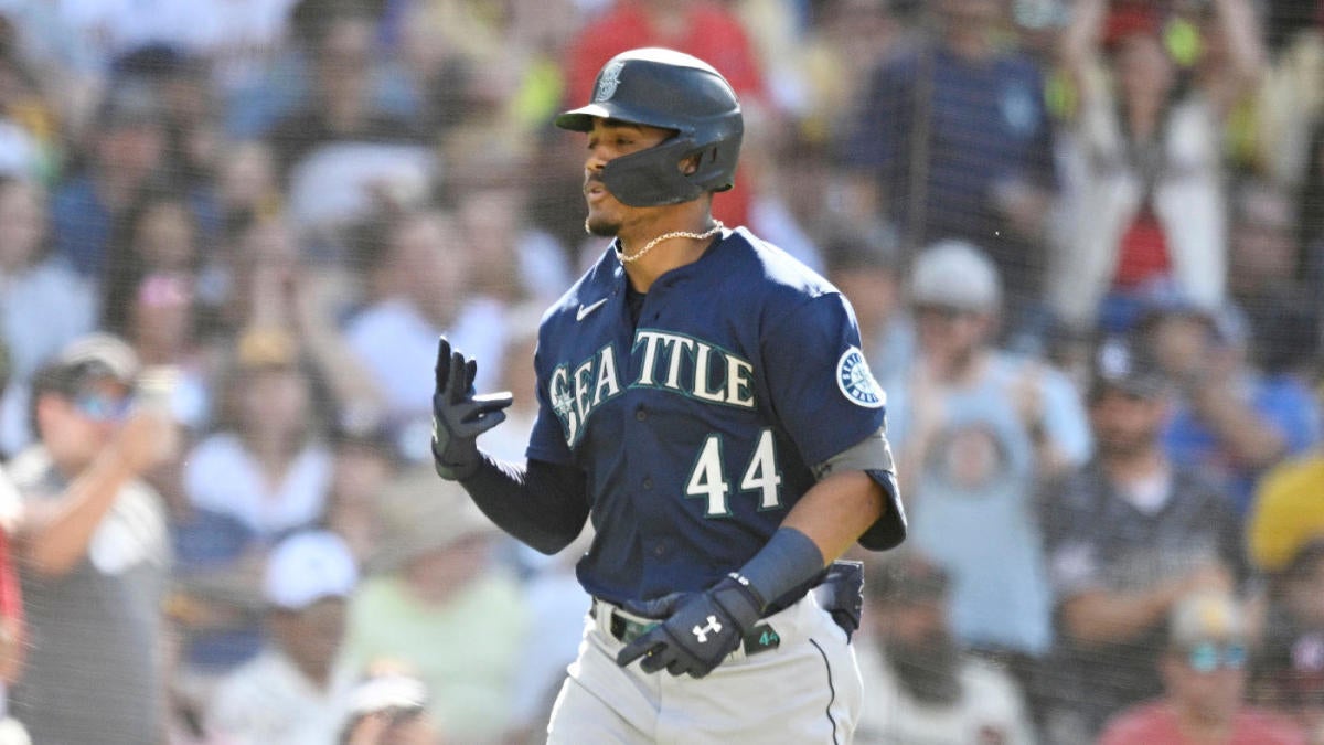 Mariners' Julio Rodriguez completes bonkers MLB feat 123 years in the making
