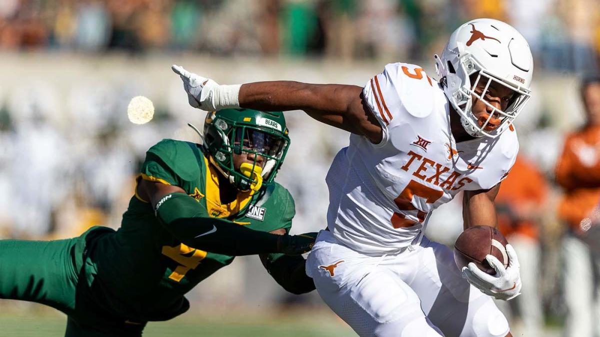 Quad Box Break College Helmets with Bijan Robinson and Adrian