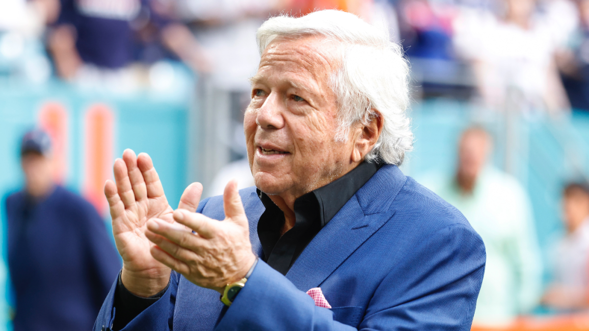 Robert Kraft hopeful Patriots can contend in 2023, dubs AFC East 'most