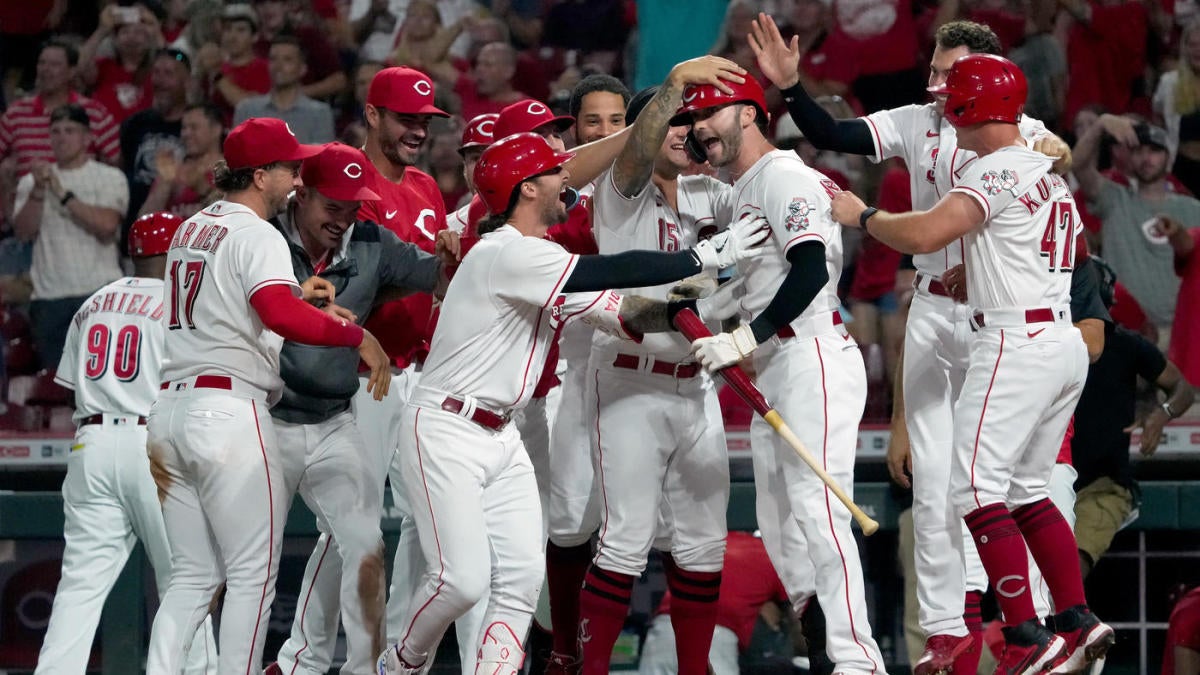 Reds walk off vs. Cleveland