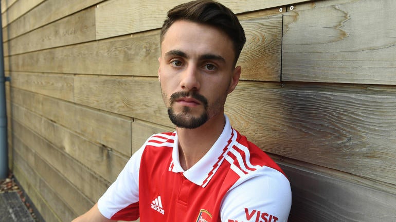 Arsenal Unveil New Signing