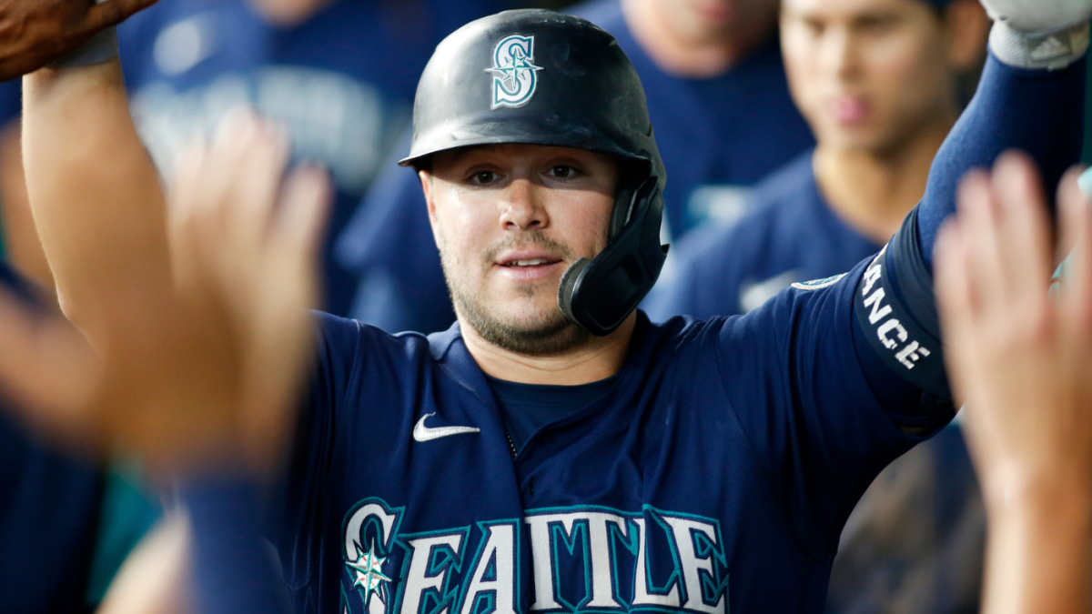 Seattle Mariners extend win streak to 14 games heading into All