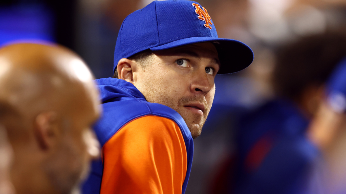 Mets' deGrom plays catch, studies mechanics amid side issue - The