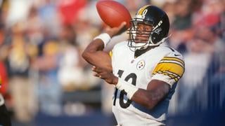 Quarterback Kordell Stewart of the Pittsburgh Steelers looks on from  News Photo - Getty Images