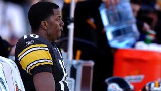 Pittsburgh Steelers Retired Players List, Pittsburgh Steelers' quarterback  Kordell Stewart delivers a pass