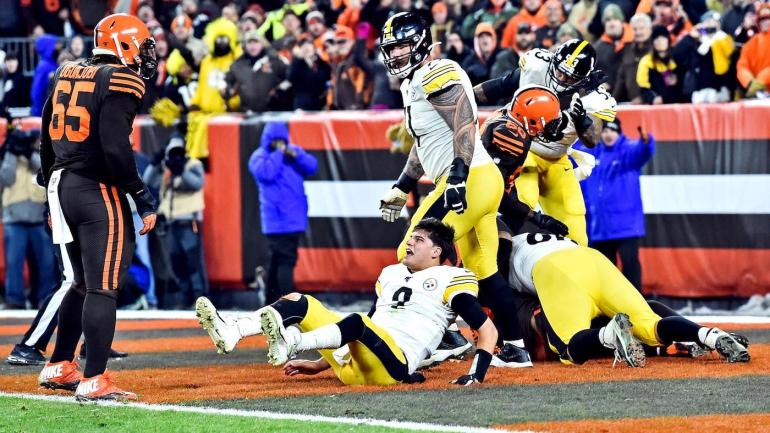 NFL: Pittsburgh Steelers at Cleveland Browns