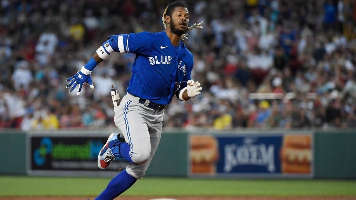 Tapia inside-the-park slam lifts Blue Jays over Red Sox 28-5
