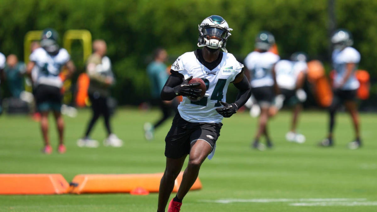 Eagles' James Bradberry fitting in well early in camp as veteran CB looking  for bounce-back season 