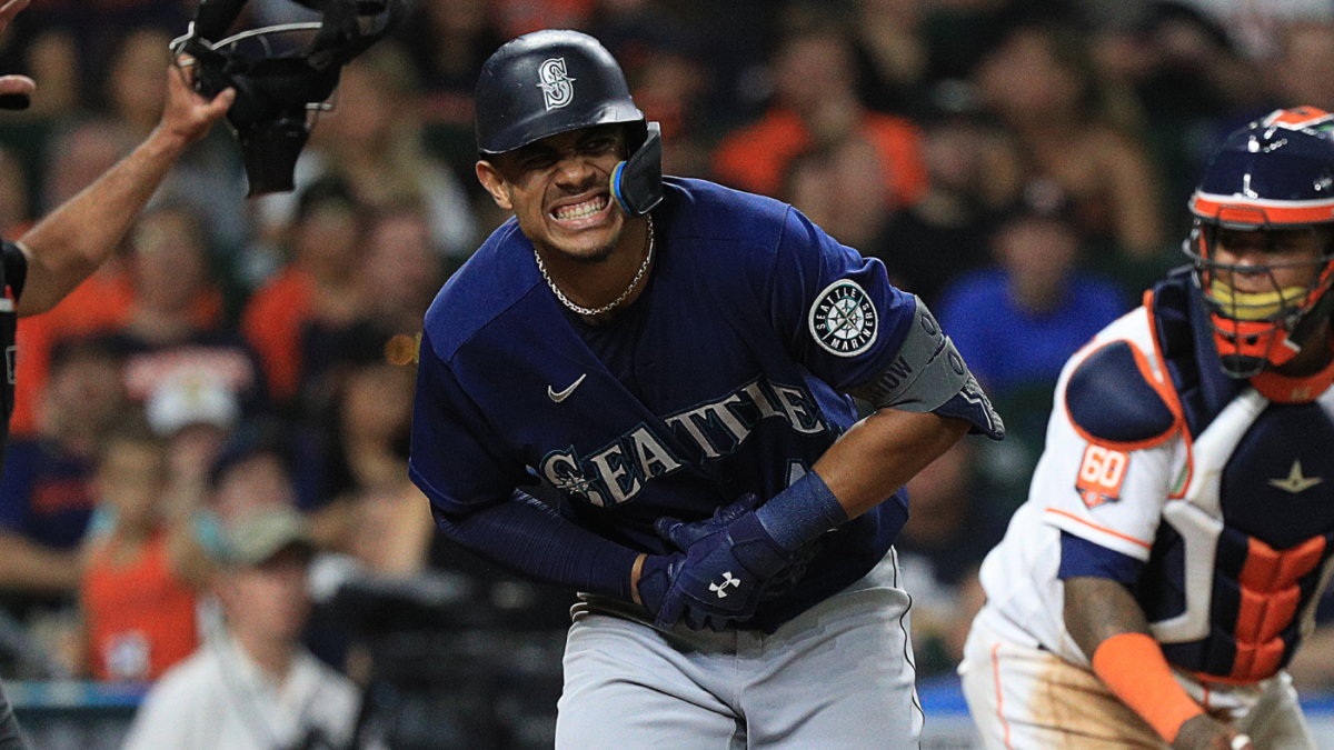 Seattle Mariners' Julio Rodriguez suffers left wrist fracture