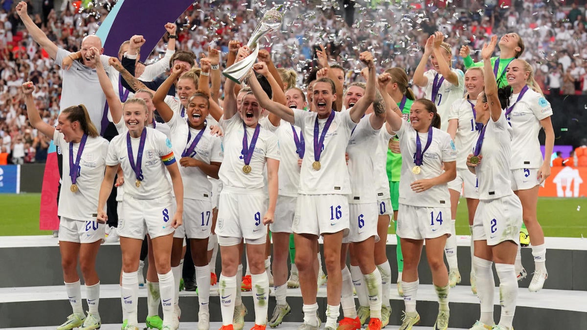 England win Women's Euro 2022 on home soil behind Chloe Kelly's scrappy extra-time goal against Germany - CBS Sports