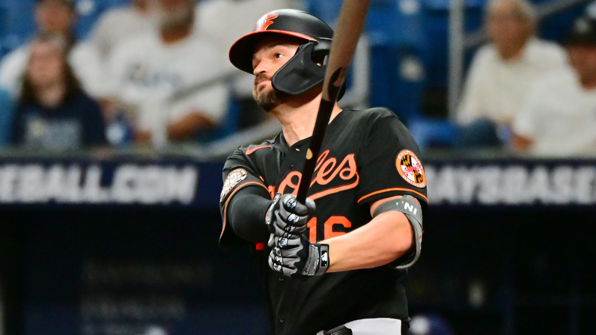 Astros acquire Trey Mancini from Orioles in 3-team trade