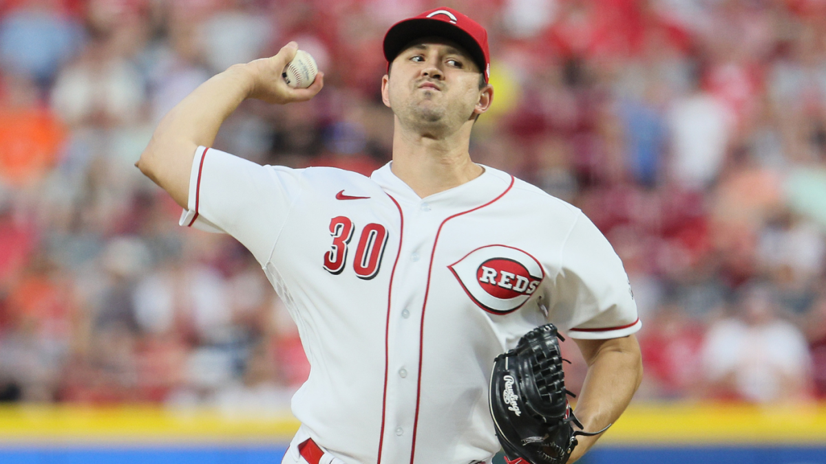 MLB trade deadline: Twins acquire starter Tyler Mahle from Reds, All-Star  closer Jorge López from Orioles 