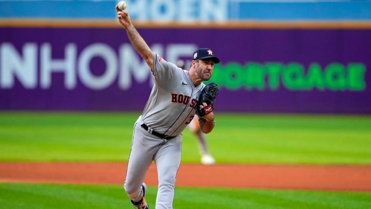 Verlander throws 7 solid innings to begin 2nd stint with Astros