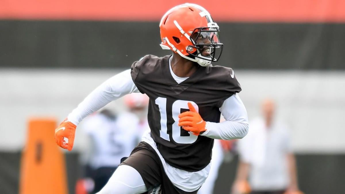 Browns rookie David Bell laments tipped ball that led to Deshaun Watson INT  in Saints loss: 'I take full responsibility' 