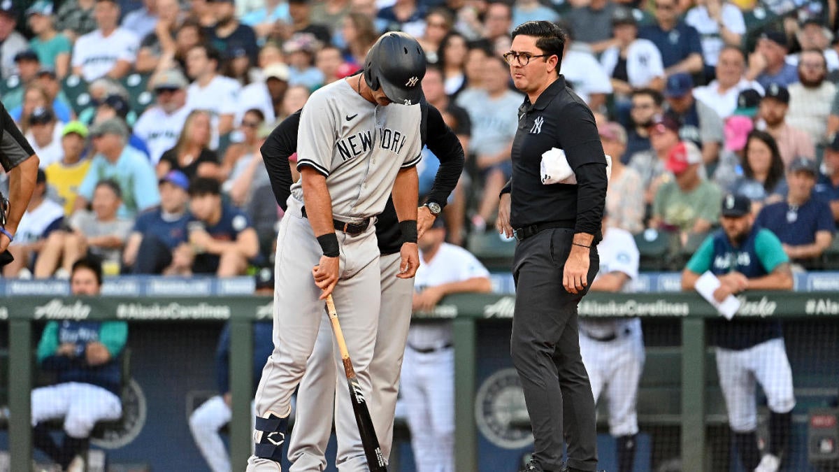 Matt Carpenter injury: Yankees slugger suffers broken foot from foul ball vs.  Mariners