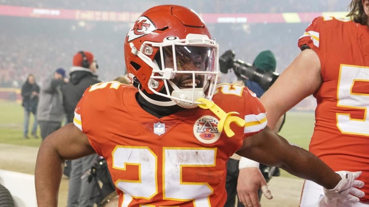 Super Bowl 2023: Chiefs' Clyde Edwards-Helaire inactive after being  activated off injured reserve 
