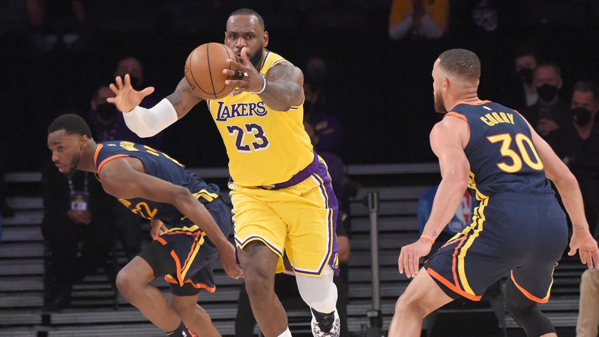 LeBron James Avoids Warriors Rivalry Talk at Lakers Media Day