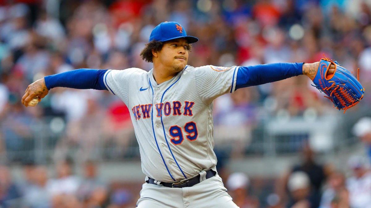 Mets pitcher Walker (back) exits after 2 innings vs Braves