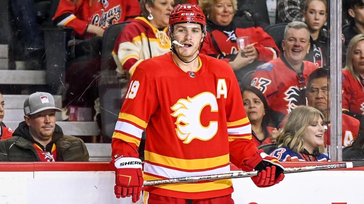 Matthew Tkachuk signs with Flames on 3-year, $21 million deal