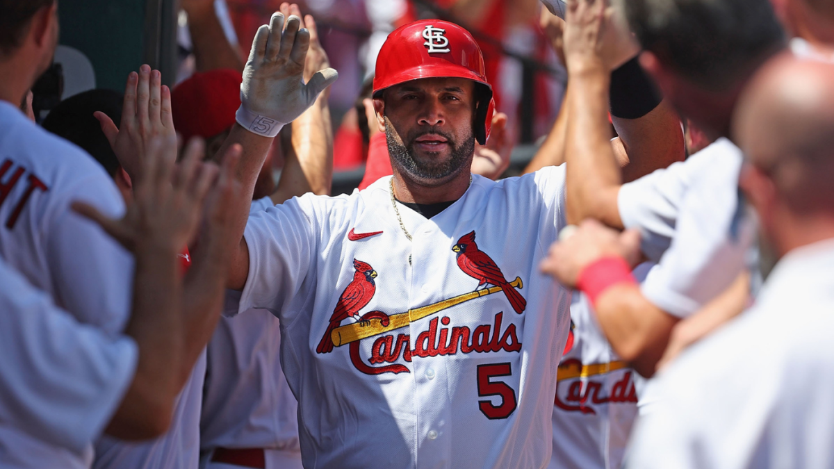 Albert Pujols looks at ARod's record eye to eye with homer 696